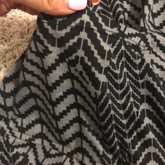 Geometric patterned skirt! - Picture 4 of 4